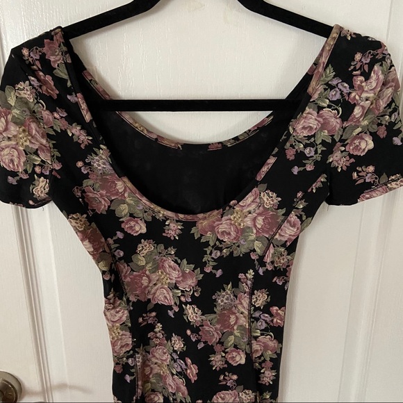 Talula (Aritzia) Flower Dress - Picture 7 of 8